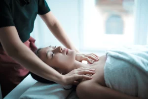The Benefits of Massage for Women: Relaxation and Wellness The Benefits of Massage for Women: Relaxation and Wellness - Massagetherapistdoingmassageforawoman