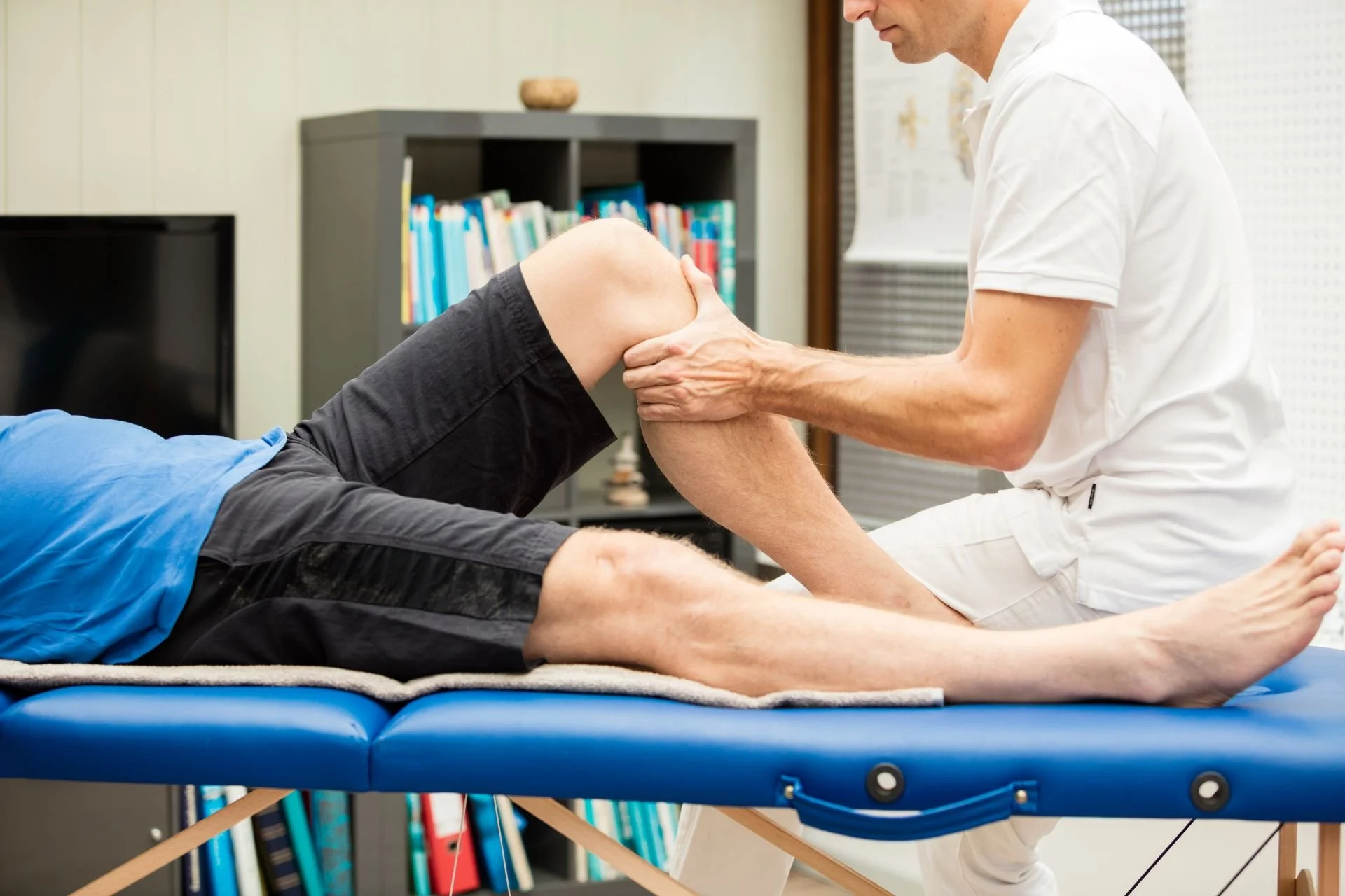 What is Sports Massage? What is Sports Massage? - Performingtheanteriordrawertestinleftknee