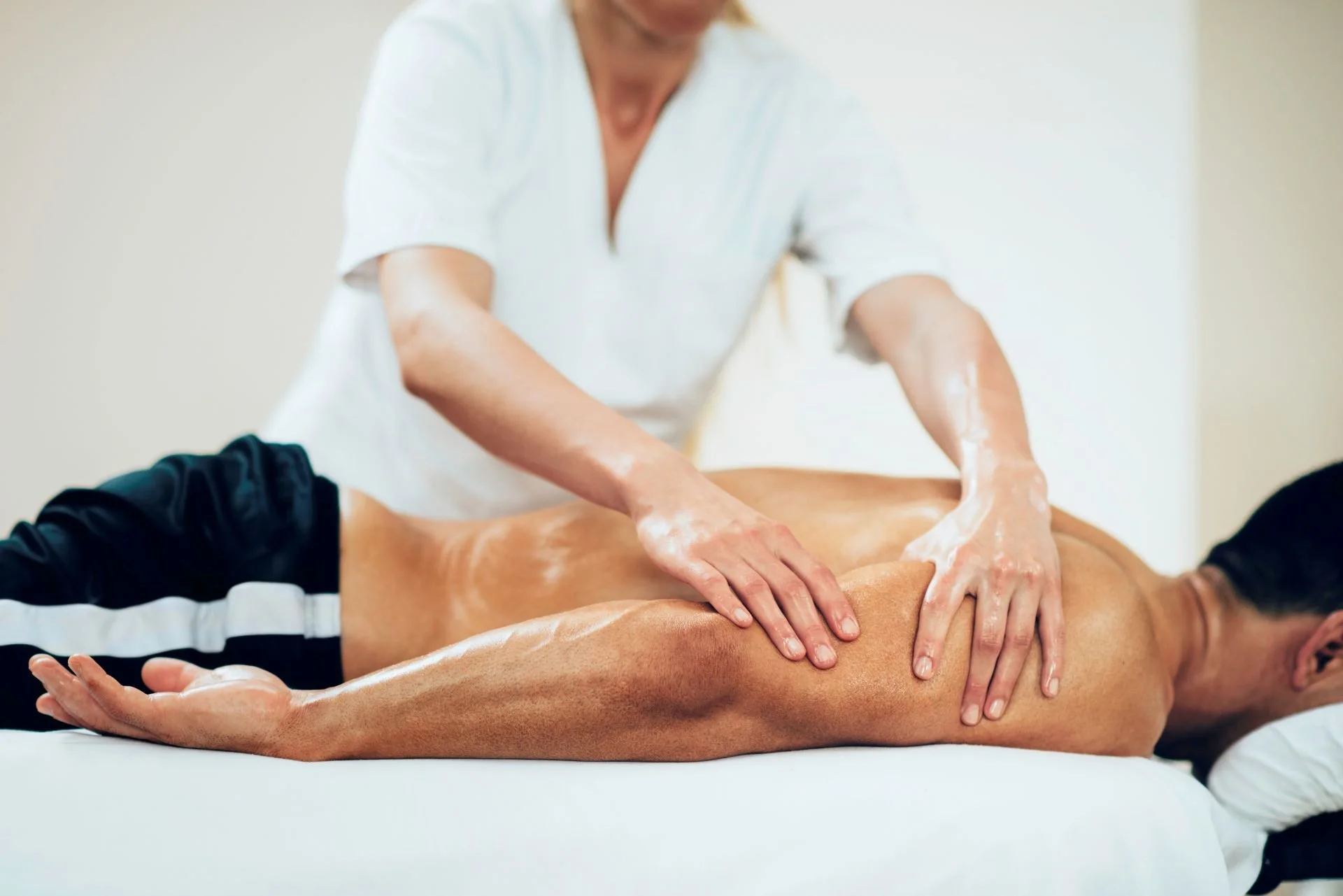 The Dangers of Deep Tissue Massage The Dangers of Deep Tissue Massage - Sportmassage 1