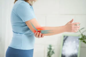 Woman suffering from pain in cub