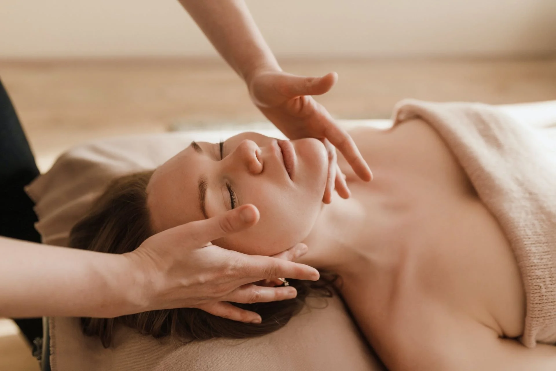 The Importance of Proper Breathing During Massage - WomanHavingaMassage