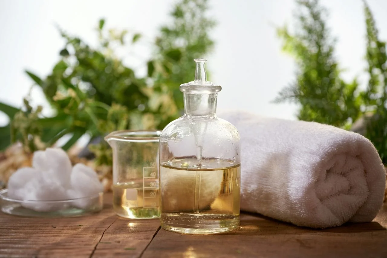 How to Use Massage Oil - howtousemassageoils 1
