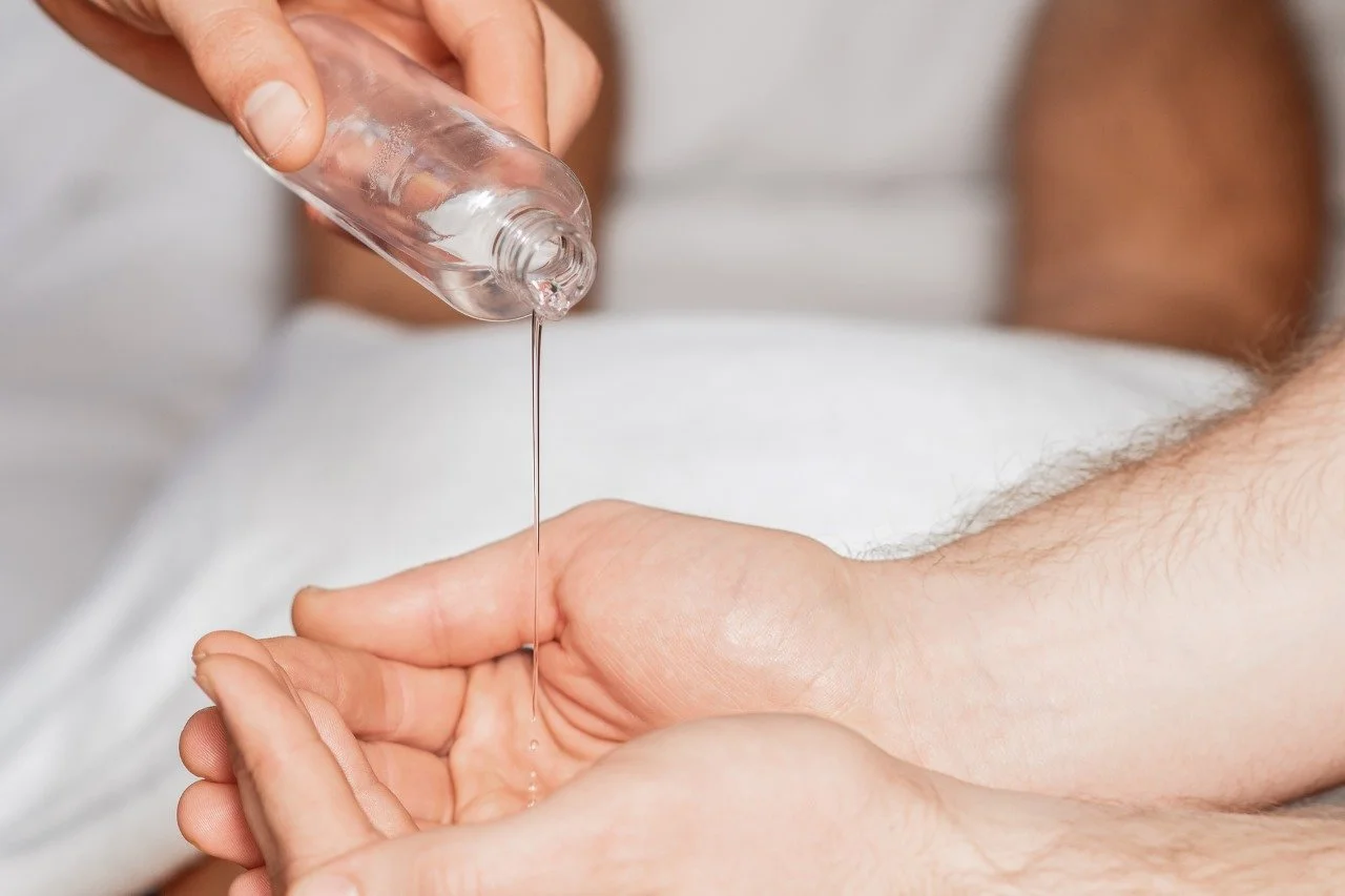 Oil vs Lotion: Which is Best for a Massage? - oilvslotionwhichisbestformassage