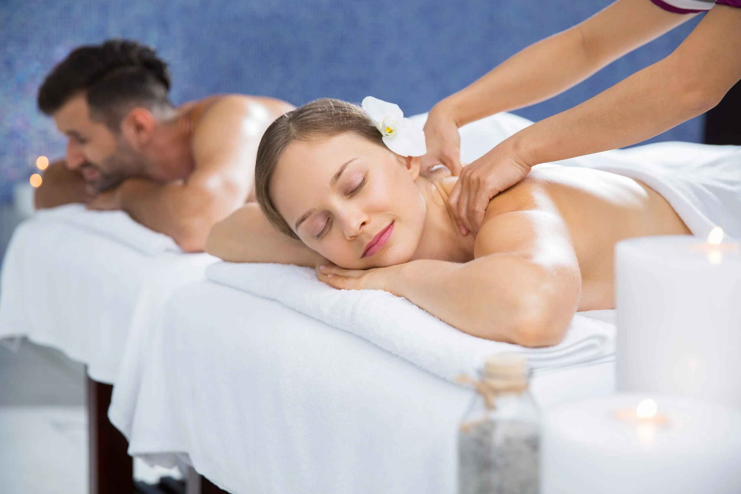 Couples Deep Tissue Massage: What to Expect & How to Book Couples Deep Tissue Massage: What to Expect & How to Book - woman receiving massage back
